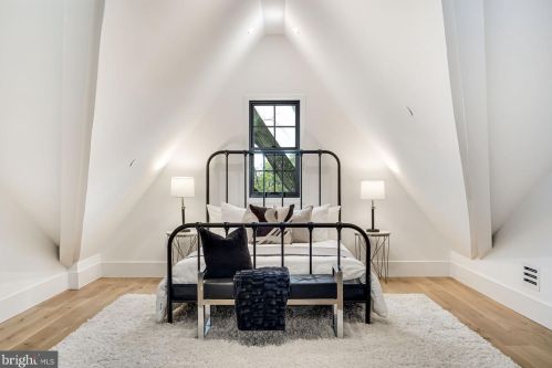 4915 Western Ave, Washington DC  20016-4319 exterior