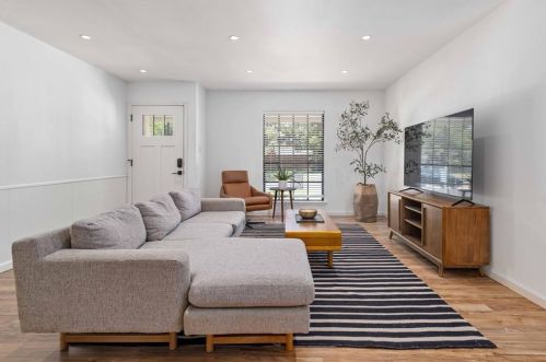 5407 Claymoor Dr, Austin, TX 78723-4806