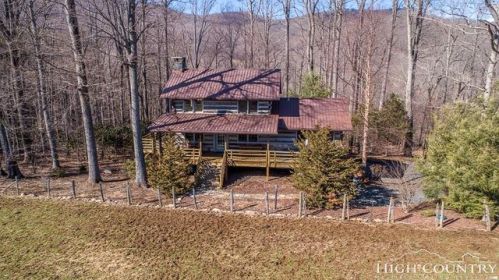 300 Mission Oaks Dr, Brownwood, NC 28684-6001