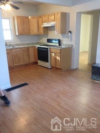 562 Sayre Ave, Perth Amboy, NJ 08861-3613