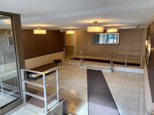 139-21 85th Dr, Jamaica, NY 11435-1009