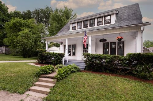 12 Mansfield Ave, Mount Vernon, OH 43050-2054