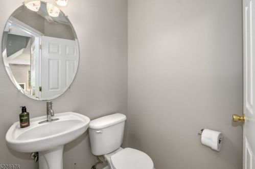 105 Boulder Ridge Dr, Dover NJ  07869-1644 exterior