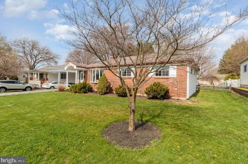 9 Neponsit Ln, Camp Hill, PA 17011-7917