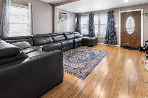 221-20 103rd Ave, Jamaica, NY 11429-1218