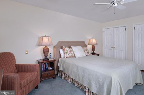 16 Hunters Cir, Lebanon NJ  08833-4395 exterior