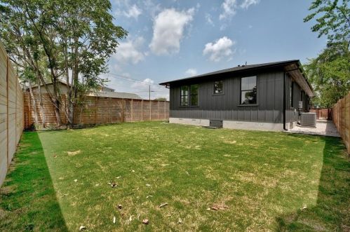 4703 Delores Ave, Austin TX 78721-2001 exterior