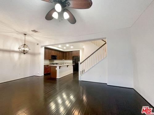 28647 Pietro Dr, Santa Clarita CA  91354-2699 exterior