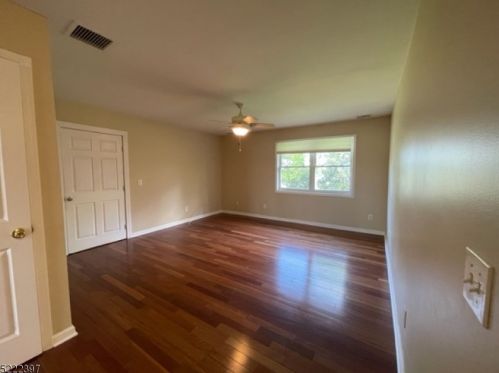 69 Amwell Rd, Flemington NJ  08822-1942 exterior