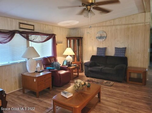 622 Royal Tern Dr, Sebastian FL  32976-7360 exterior