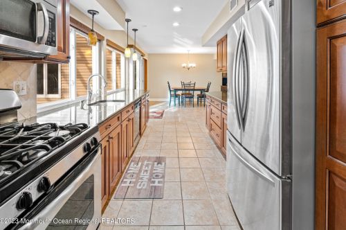 9 Salem Ln, Jackson Twp NJ  08527-1210 exterior