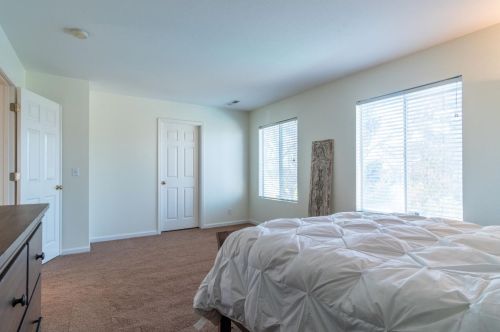 2070 Carousel Dr, Hollister CA  95023-5665 exterior