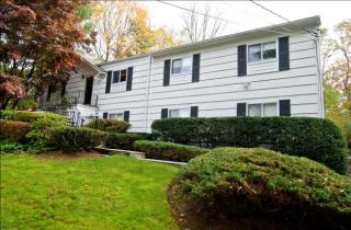 34 Meadow Ln, Chappaqua, NY 10514-2521