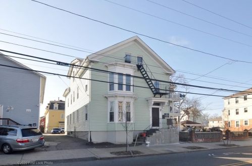 402 Potters Ave, Providence, RI 02907-1622