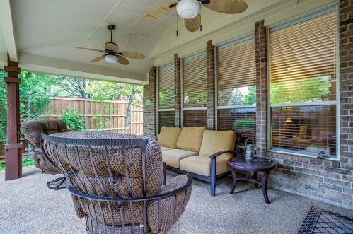 1517 Shadywood Ln, Lewisville TX  75028-4294 exterior