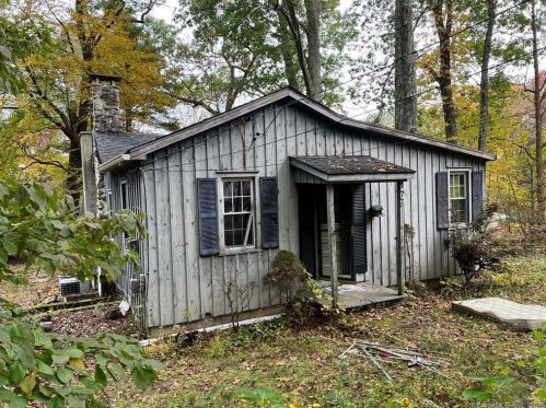7 Sunset Trl, Upper Stepney, CT 06468-2926