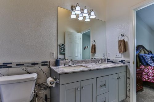 8489 Mcgray Way, Elk Grove CA  95624-4121 exterior