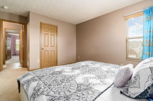 376 Enos Loomis St, Pataskala OH  43062-8160 exterior