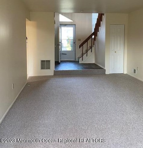 40 Malibu Dr, Tinton Falls, NJ 07724-2540