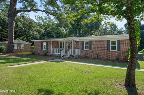 217 Burroughs Ave, Beaufort SC  29902-5307 exterior