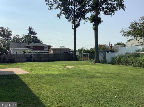 4030 Frosthoffer Ave, Camden NJ  08109-1521 exterior