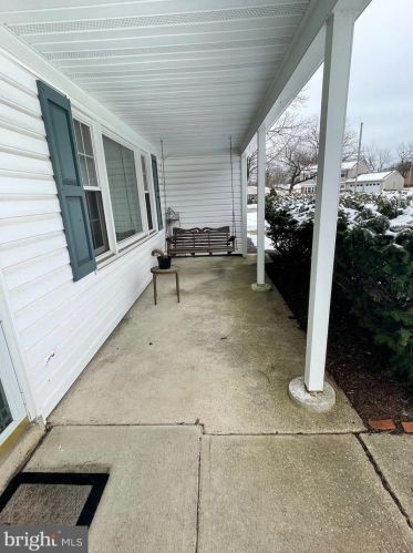 12711 Hoven Ln, Bowie, MD 20716-1145