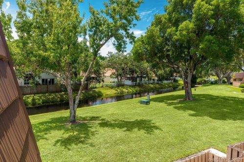 319 3rd Ct, West Palm Beach, FL 33410-5103