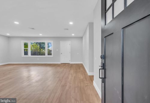 9 Snowflower Ln, Willingboro NJ  08046-1012 exterior