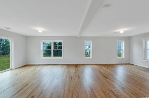 594 Canal Rd, Mount Sinai NY  11766-3307 exterior