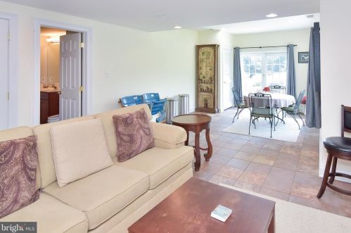 116 Osborne Cir, Kennett Sq PA  19348-1910 exterior