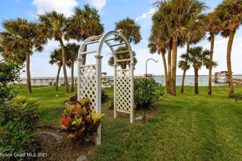 3616 Indian Riv Dr, Cocoa FL 32926-8705 exterior