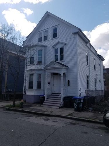 92 Wesleyan Ave, Providence, RI 02907-1438