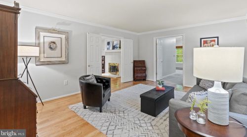 10809 Dayflower Ct, Herndon VA  20191-5109 exterior