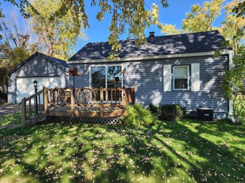 911 Lewis Ave, Cameron, WI 54822-4401