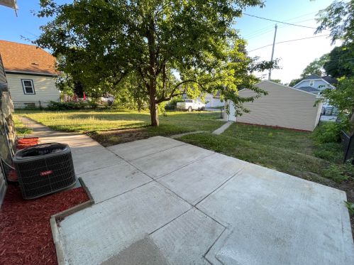 3747 Ahmedi Ave, Milwaukee WI  53235-4151 exterior