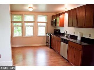 453 Ashland Ave, Saint Paul MN  55102-2005 exterior