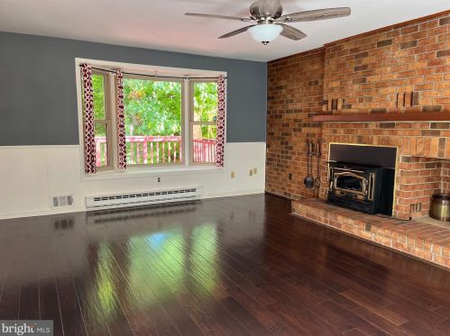 8449 Thames St, Springfield VA  22151-1519 exterior