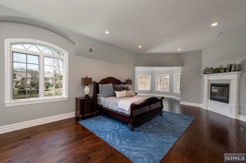 243 Glen Pl, Franklin Lakes NJ  07417-2707 exterior