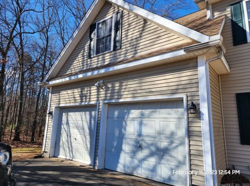 16 April Way, Bloomfield, CT 06002-2805