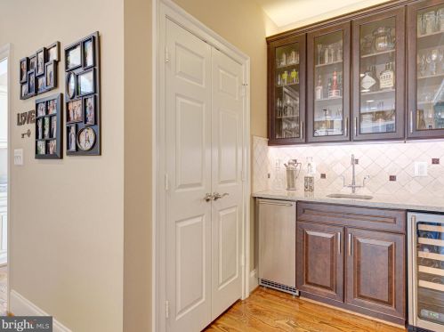 20500 Stone Fox Ct, Leesburg VA 20175-7223 exterior