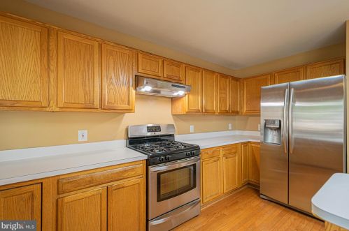 312 Hedgestone Ter, Leesburg VA  20176-4842 exterior