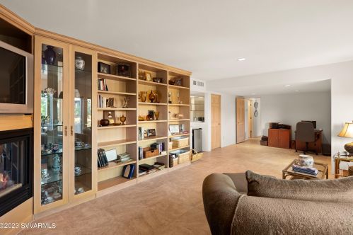 12 Linda Vis, Sedona AZ 86336-5067 exterior