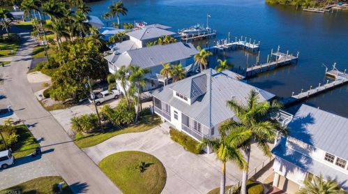 937 Prescott St, Fort Myers Beach, FL 33931-2215