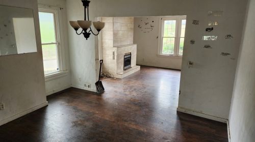4001 Brighton Rd, Pittsburgh, PA 15212-1570