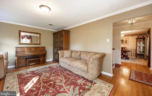 871 Chester Dr, Pottstown PA 19465-7518 exterior