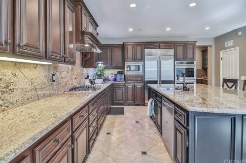 4110 Eagle Flight Dr, Simi Valley CA 93065-0225 exterior