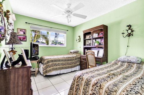 1035 36 Pl, Hialeah FL 33012-4929 exterior