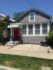 70 Bayswater Blvd, Far Rockaway, NY 11096-1144