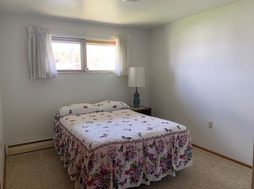 311 Agnew Rd, Jeannette PA  15644-2519 exterior