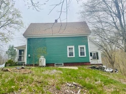 23 Old Manchester Rd, Raymond NH exterior